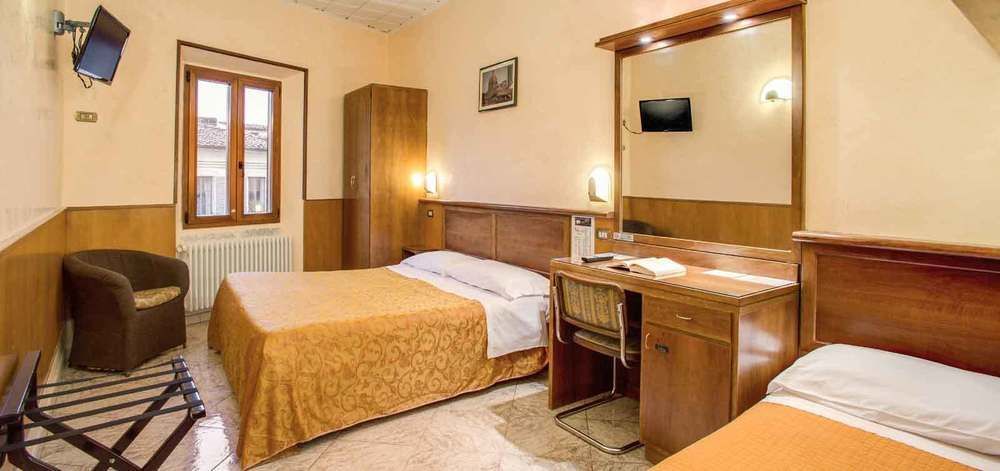 Hotel Lorena Firenze Bagian luar foto